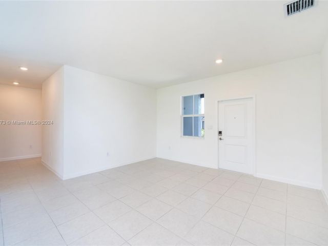 Home for rent at 16754 SW 290th lane 16754 - photo 5375228