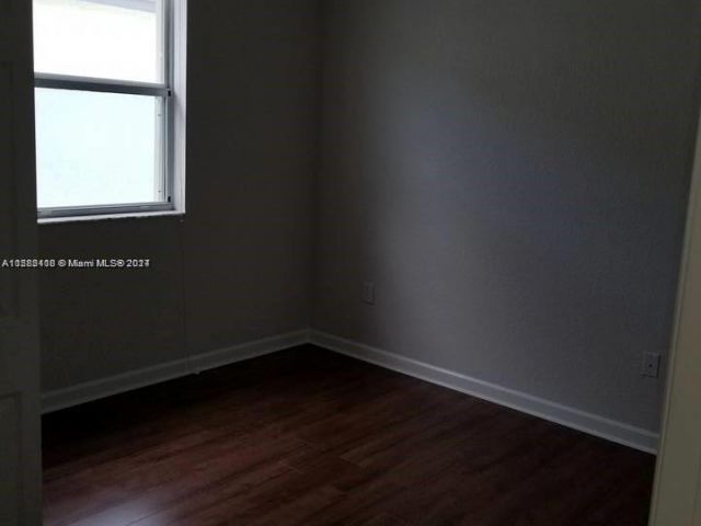 Home for rent at 215 NE 36th Avenue Rd - photo 5382198