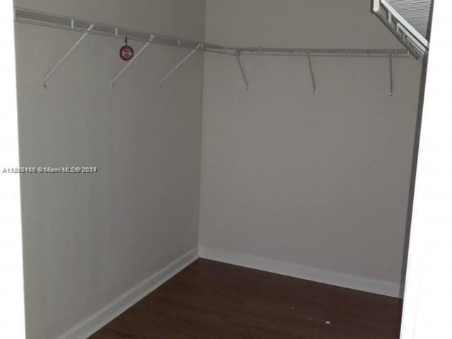 Home for rent at 215 NE 36th Avenue Rd - photo 5382199