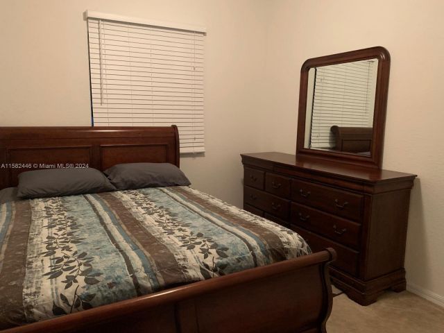 Home for rent at 16307 SW 44th Ter 16307 - photo 5374998