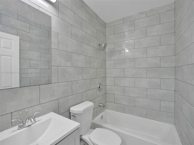 Home for sale at 2720 SW 13th Ave - photo 5374638