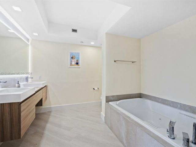 Apartment for sale  Unit #407 - photo 5379989