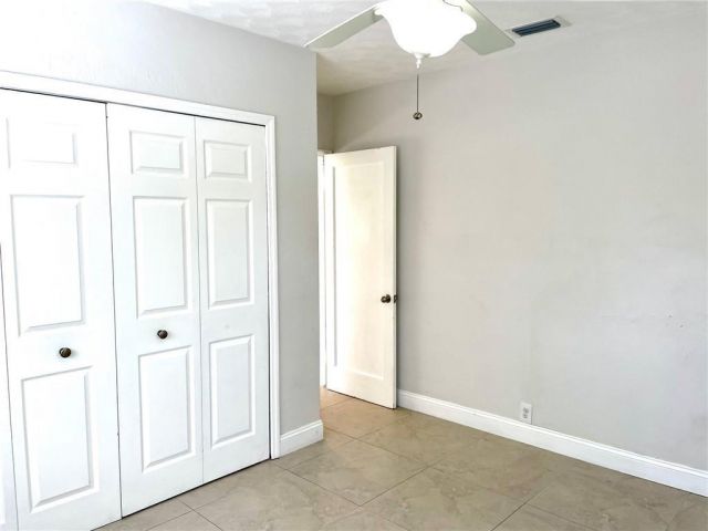 Home for rent at 1631 NE 16th St - photo 5403102