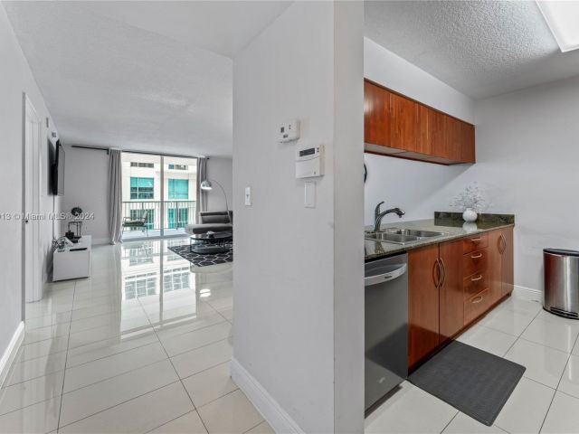 Apartment for sale  Unit #3608 - photo 5381475