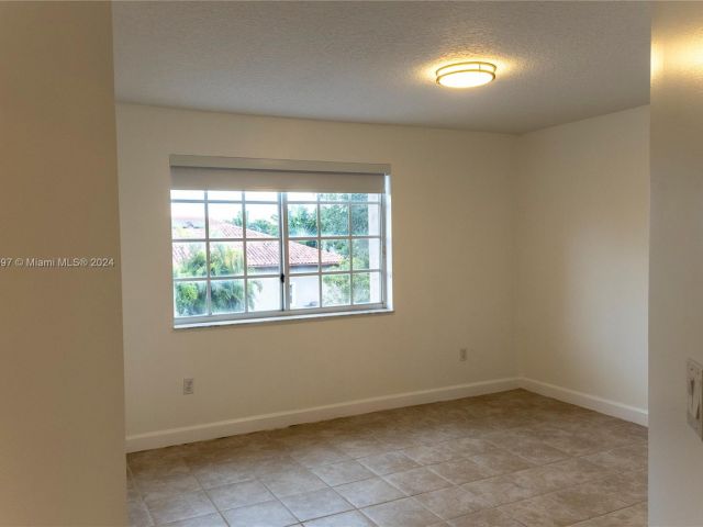 Home for rent at 6578 NW 113th Pl - photo 5436389