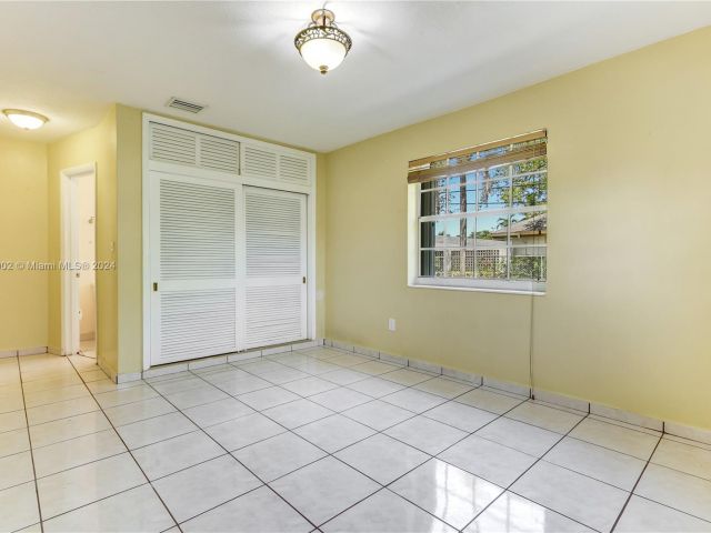 Home for rent at 5725 SW 107th Pl - - photo 5386031