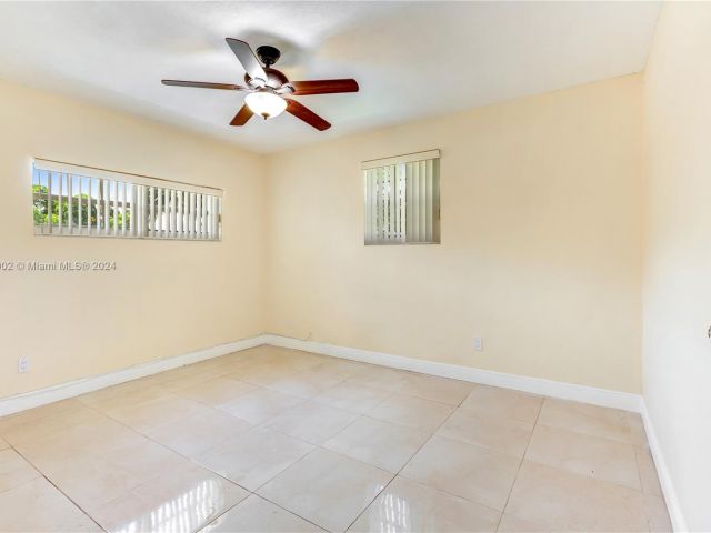 Home for rent at 5725 SW 107th Pl - - photo 5386034