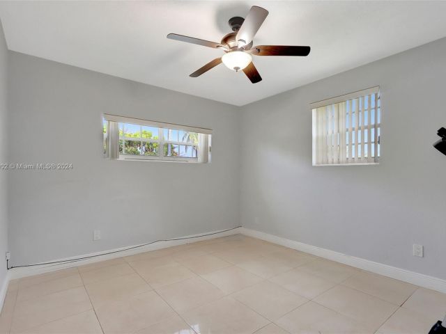 Home for rent at 5725 SW 107th Pl - - photo 5434028