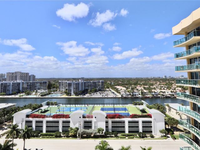 1-bedroom condo for rent in Hollywood - 2501 S Ocean Dr 1530 - MondialRealty