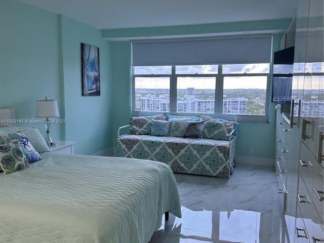 1-bedroom condo for rent in Hollywood - 2501 S Ocean Dr 1530 - MondialRealty
