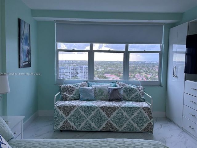 1-bedroom condo for rent in Hollywood - 2501 S Ocean Dr 1530 - MondialRealty