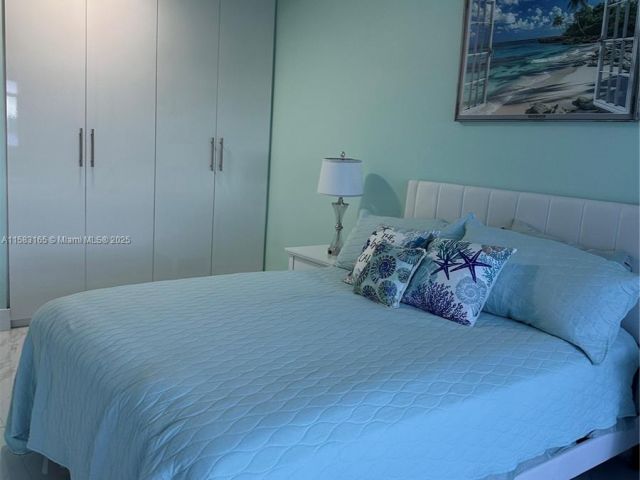 1-bedroom condo for rent in Hollywood - 2501 S Ocean Dr 1530 - MondialRealty