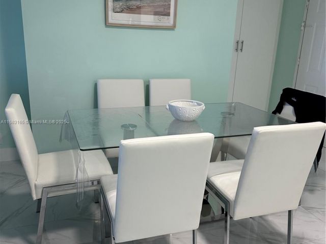1-bedroom condo for rent in Hollywood - 2501 S Ocean Dr 1530 - MondialRealty