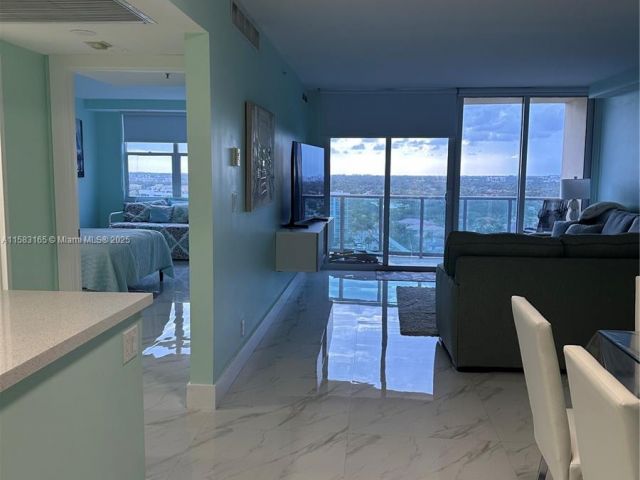 1-bedroom condo for rent in Hollywood - 2501 S Ocean Dr 1530 - MondialRealty
