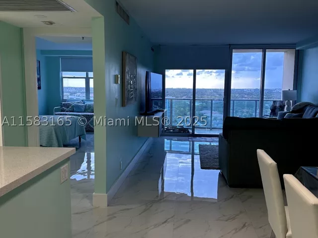 1-bedroom condo for rent in Hollywood - 2501 S Ocean Dr 1530 - MondialRealty
