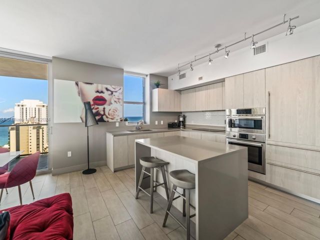 Apartment for rent  Unit #R1601 - photo 5582106