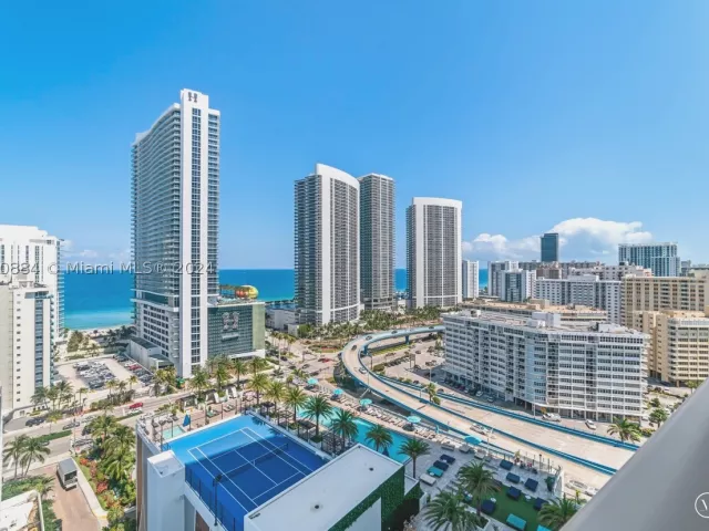 2-bedroom condo for rent in Hollywood - 4010 S Ocean Dr R1601 - MondialRealty