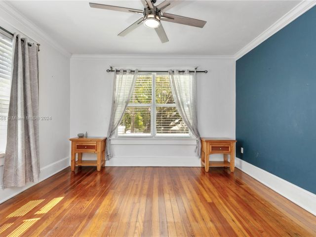 Home for rent at 18 NE 42nd St - photo 5383586