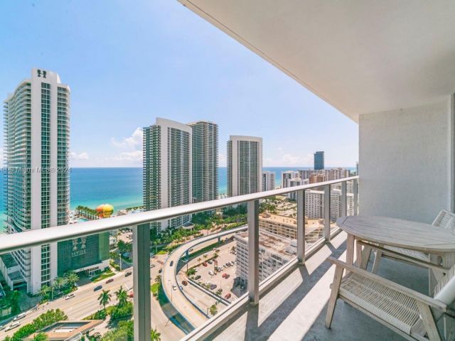 Apartment for rent  Unit #R2505 - photo 5514969