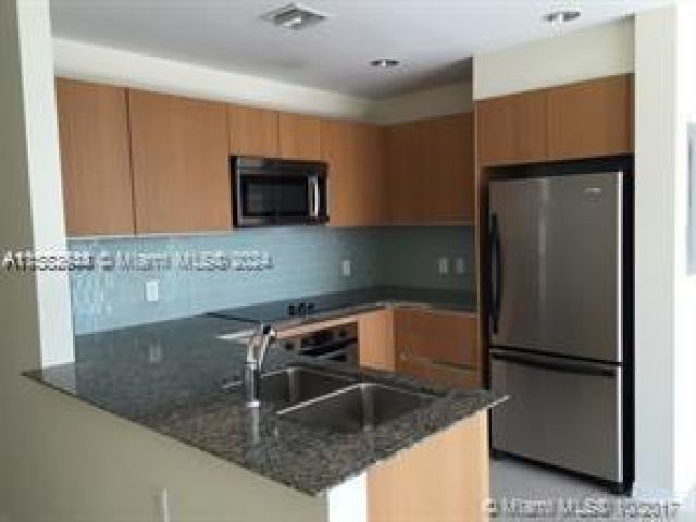 Apartment for rent  Unit # - photo 5381376