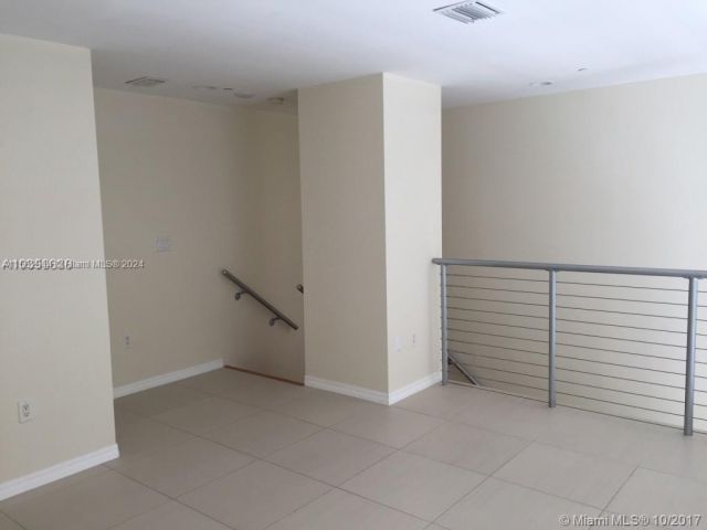 Apartment for rent  Unit # - photo 5381378