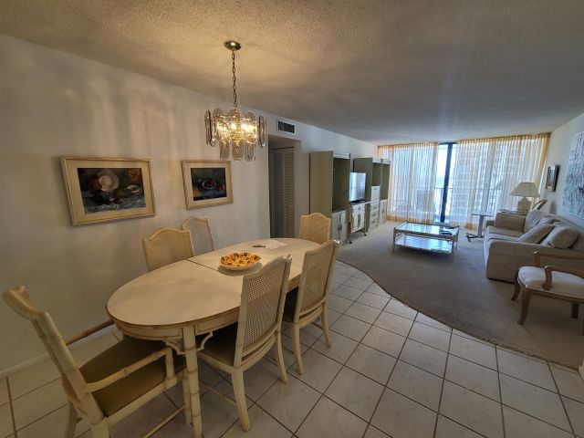 Apartment for sale  Unit #1705 - photo 5439366