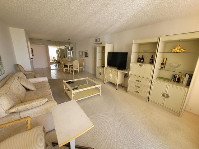 Apartment for sale  Unit #1705 - photo 5439367