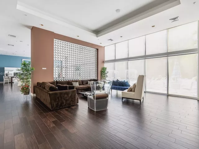 Apartment for sale  Unit #520 - photo 5380911