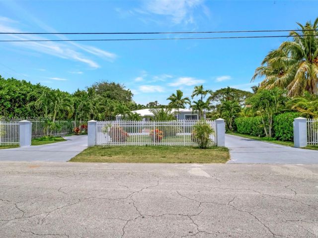 Home for sale at 341 S Biscayne River Dr - photo 5383574