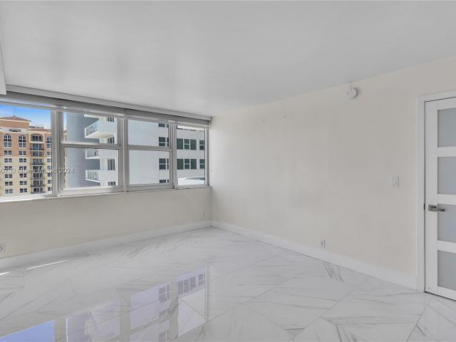 Apartment for sale  Unit #1519 - photo 5388488