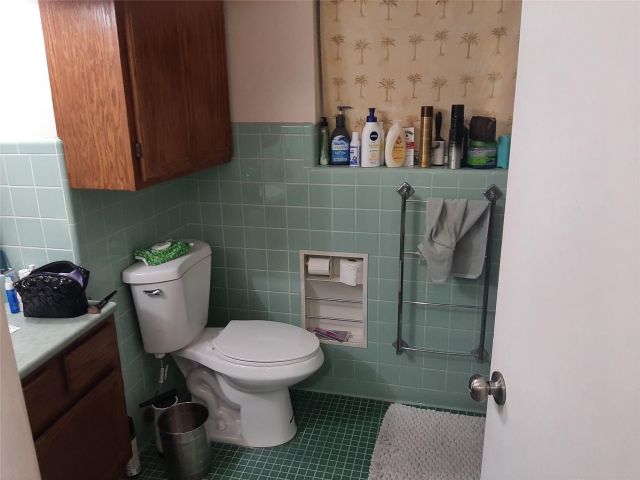 Home for rent at 1620 N 28th ct - photo 5413985