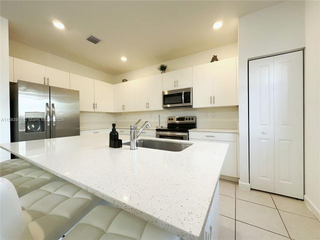 Home for rent at 28625 SW 133rd Pl - photo 5387123