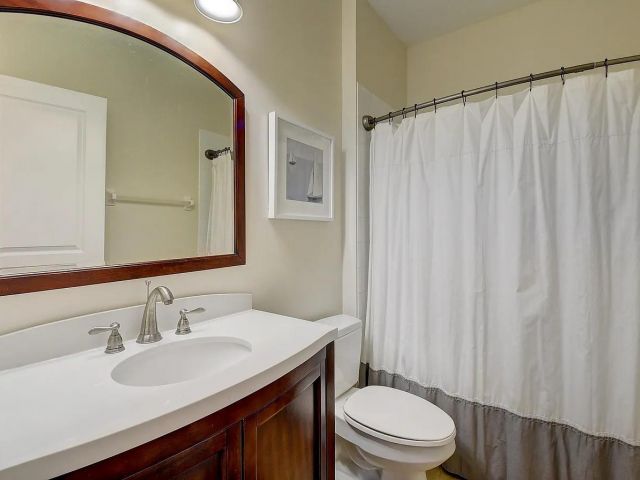 Home for rent at 66 NW 3rd Avenue - photo 5395252