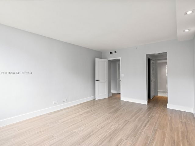 Apartment for rent  Unit #648S - photo 5390673