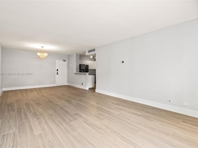 Apartment for rent  Unit #648S - photo 5390677