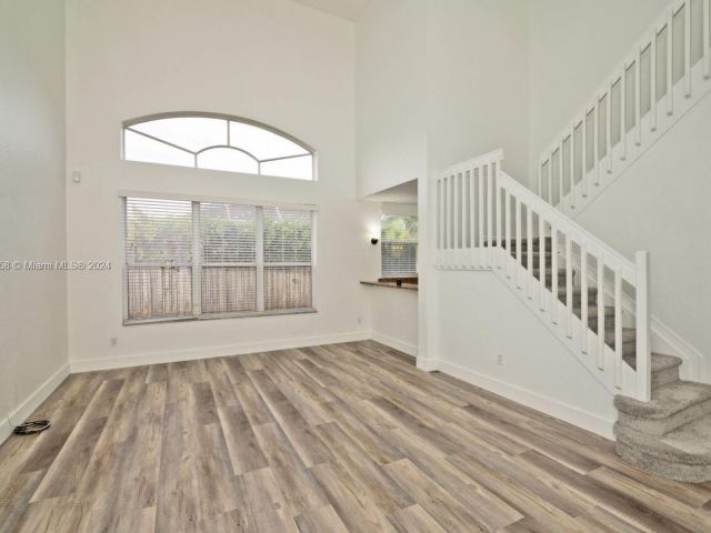 Home for rent at 340 SW 187th Ave 0 - photo 5395559