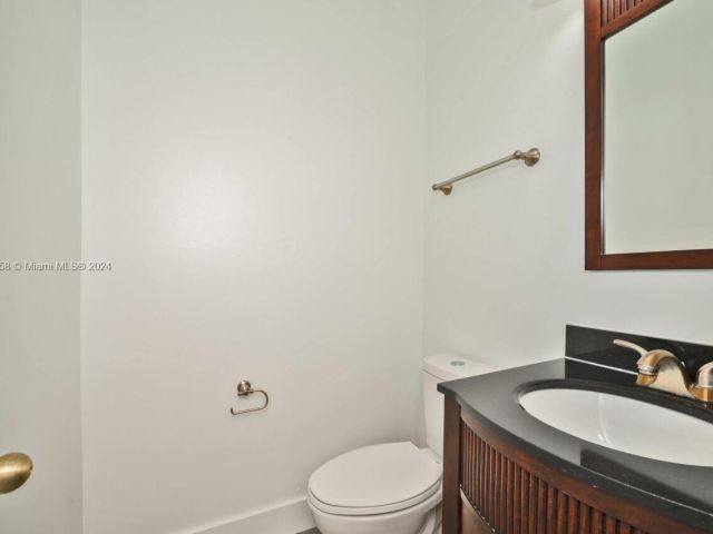 Home for rent at 340 SW 187th Ave 0 - photo 5395565