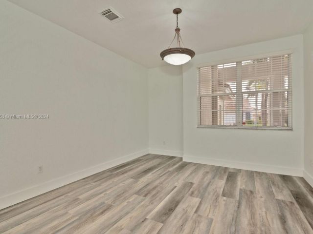 Home for rent at 340 SW 187th Ave 0 - photo 5395566