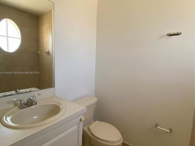Home for rent at 5429 NW 113th Ct 0 - photo 5391326