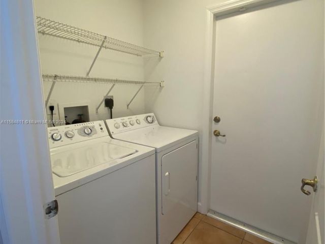 Home for rent at 5429 NW 113th Ct 0 - photo 5391335