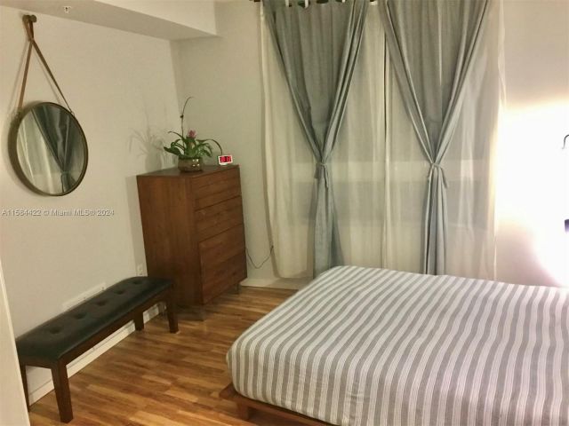 Apartment for rent  Unit # - photo 5395000