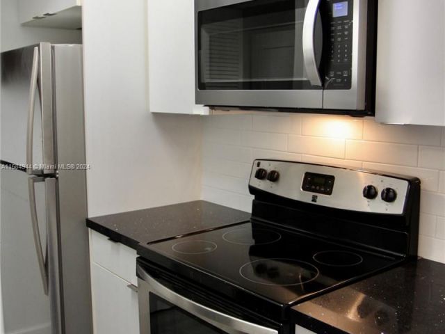 Apartment for rent  Unit # - photo 5394216