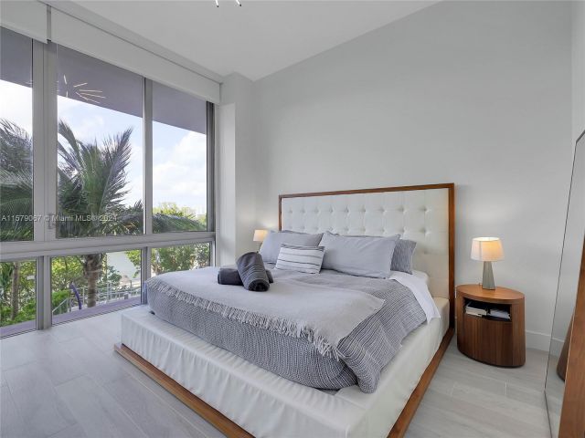 Home for sale at 16385 Biscayne Blvd 105 - photo 5395980