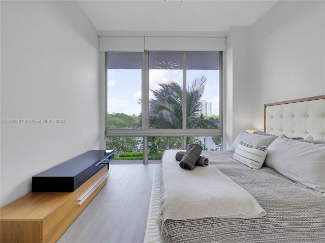 Home for sale at 16385 Biscayne Blvd 105 - photo 5395981