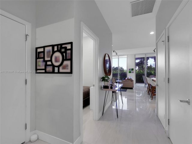 Home for sale at 16385 Biscayne Blvd 105 - photo 5395986