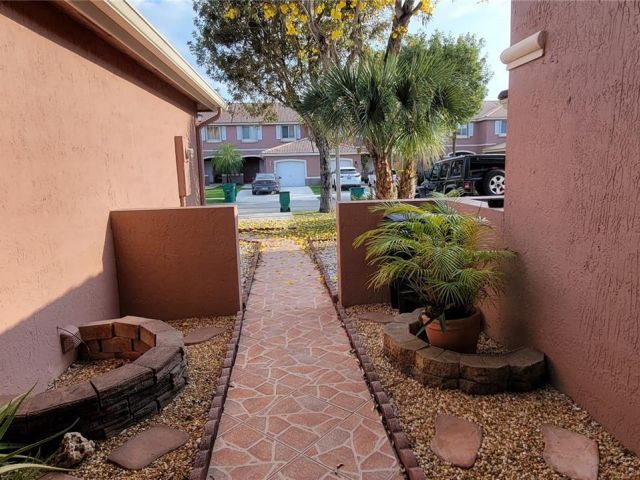 Home for rent at 16507 SW 68th Ter 16507 - photo 5395710