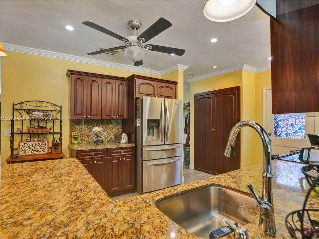 Home for sale at 4412 SW 24th Ave - photo 5405794