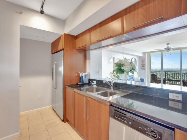 Apartment for sale  Unit #1711n - photo 5398886