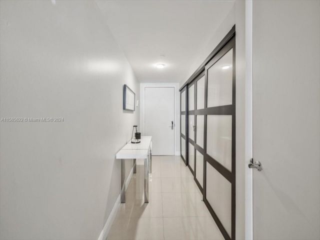 Apartment for rent  Unit # - photo 5398748