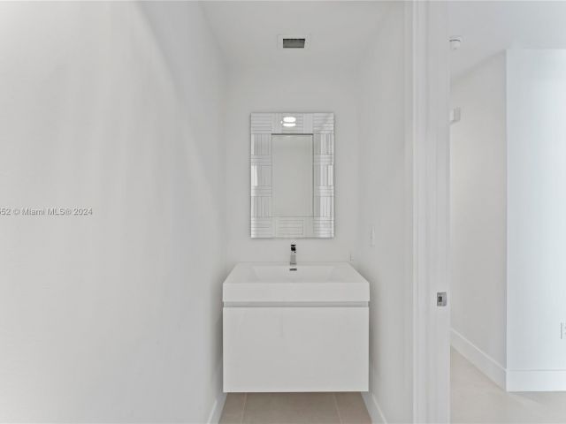 Apartment for sale  Unit #3802 - photo 5398294